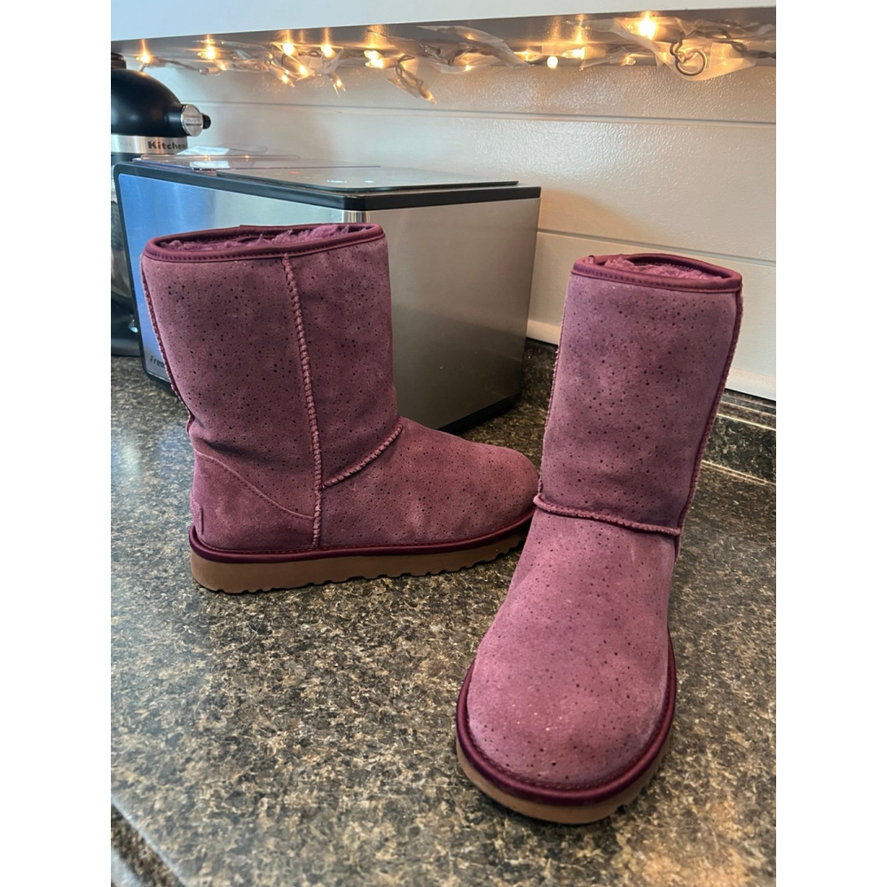 UGG® Women's Classic Short Metallic Booties Size 9 - Picture 10 of 11